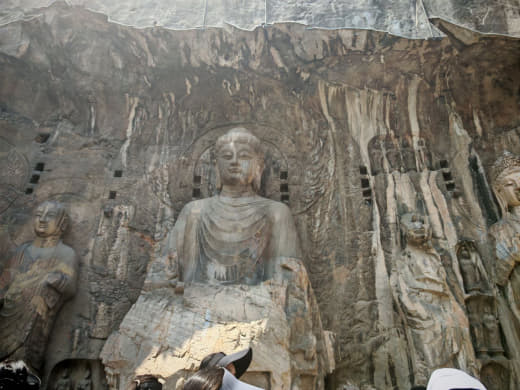 Grutas a lo largo del río