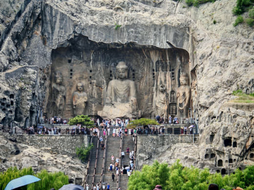 Buda principal a lo lejos