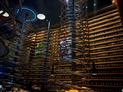 Comida en el restaurante robot