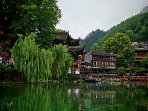 Fenghuang bajo la lluvia
