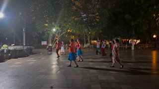 Video de gente bailando